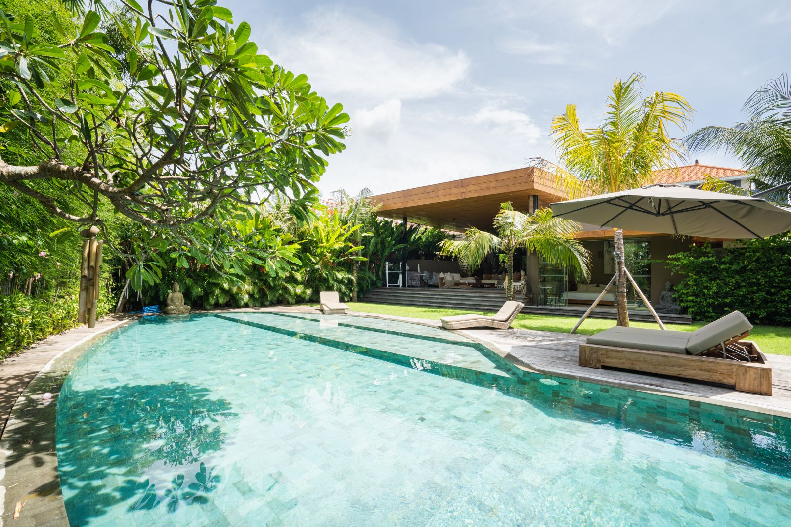 CALIFORNIA MODERNISM VILLA